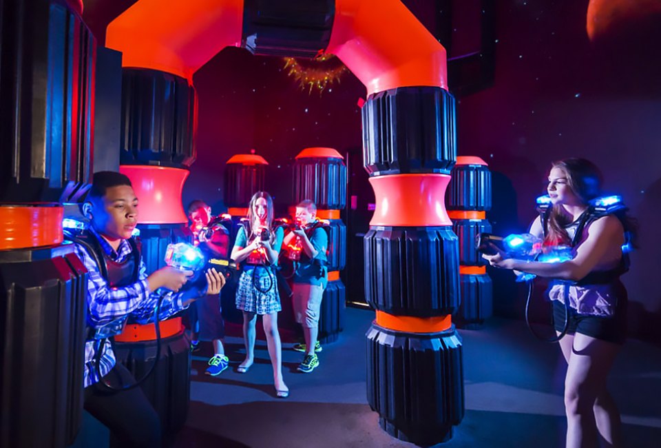 Things to do in New Jersey with tweens laser tag at iPlay America