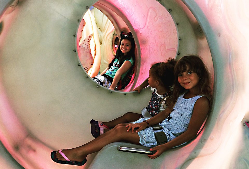 Things to do with preschoolers in NYC: the SeaGlass Carousel