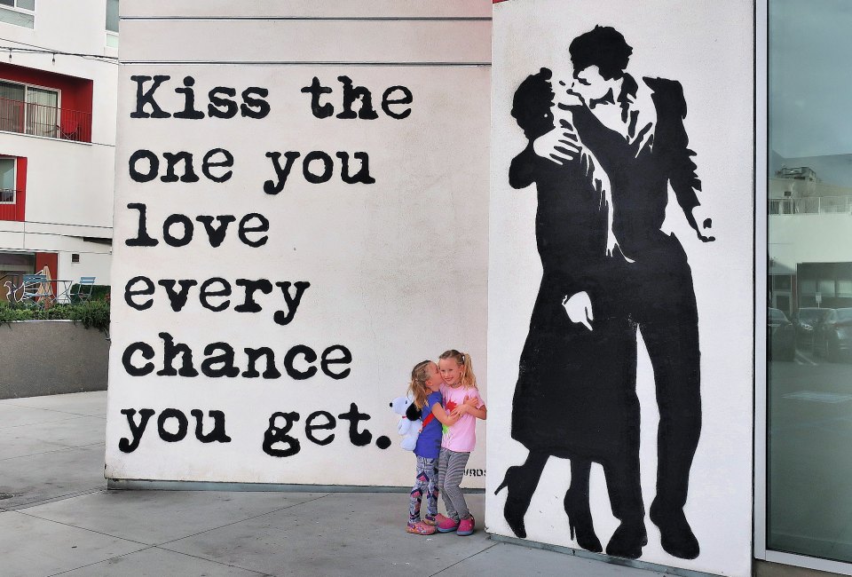 Los Angeles Kiss Mural