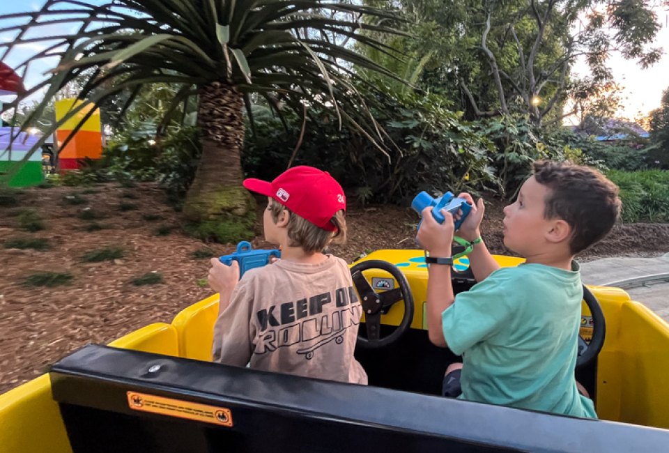 Dino Valley in LEGOLAND: Track the dinosaur along the DUPLO Little Dino Trail.
