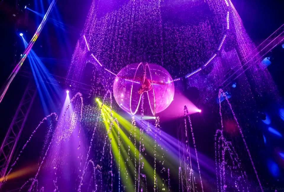 Cirque Italia Water Circus. Photo by Joseph Gage via Flickr (CC BY-NC-ND 2.0)