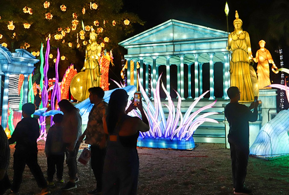 Head to the Queens Botanical Garden to experience mysterious rainforests, underwater kingdoms, and ancient cultures as part of the Lektrik lantern festival. Photo courtesy of Fever