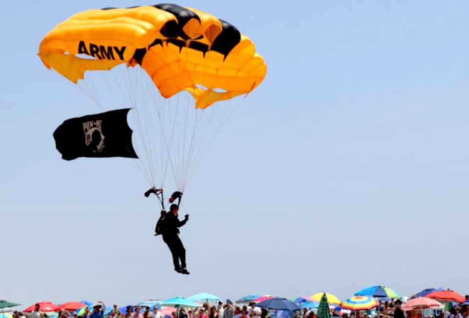  Jones Beach Air Show: Guide to Visiting with Kids: U.S. Army Golden Knights