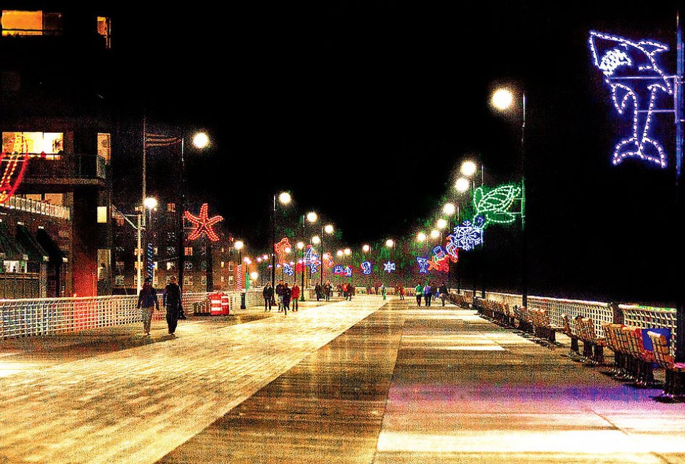 Take the family on a Christmas Day stroll to see the Long Beach Boardwalk Lights. Photo courtesy of Long Beach