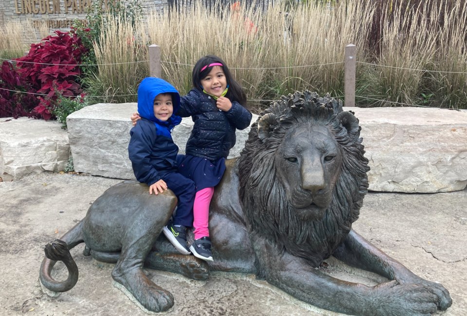 The Zoo is one of the best things to do with kids in Lincoln Park. Photo by Maureen Wilkey