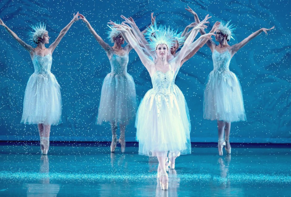 The Los Angeles Ballet's Nutcracker. Photo by Reed Hutchinson
