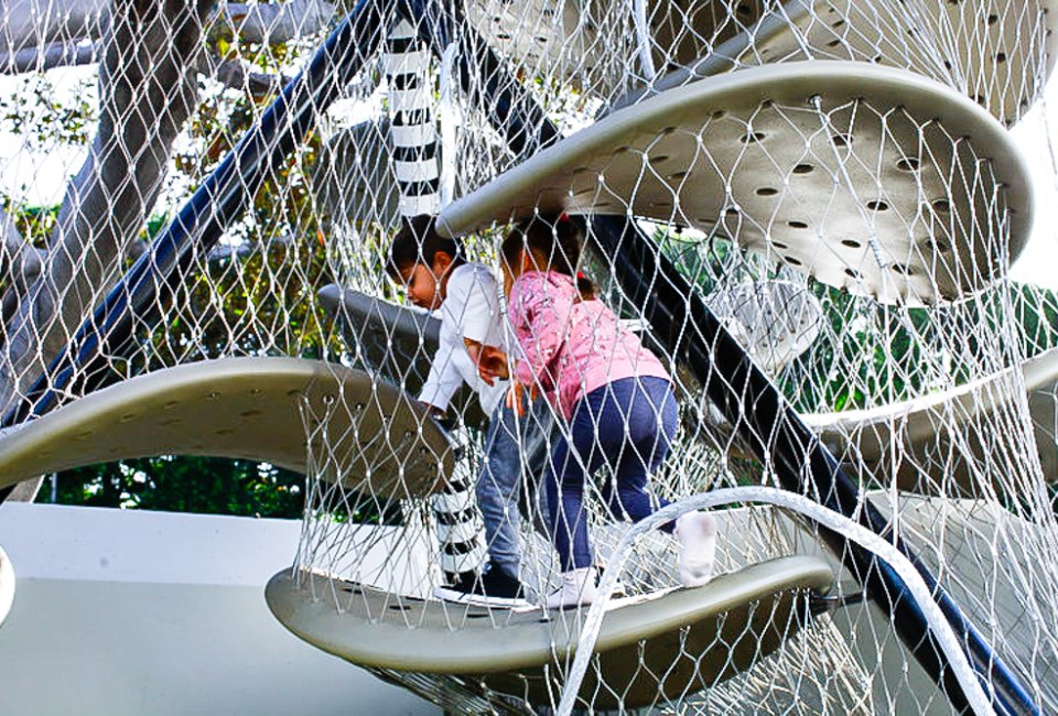  Climb the outdoor web-like play structure at Westfield Century City. Photo courtesy of Luckey Climbers.