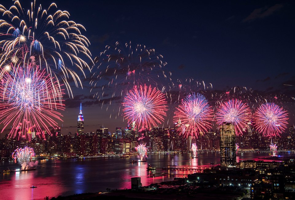 Macy's 4th of July Fireworks in NYC in 2025: Get All the Details on the East River Display Macy's 4th of July fireworks brings four barges to the East River surrounding the South Street Seaport in 2025. Photo courtesy of NYC Tourism & Conventions