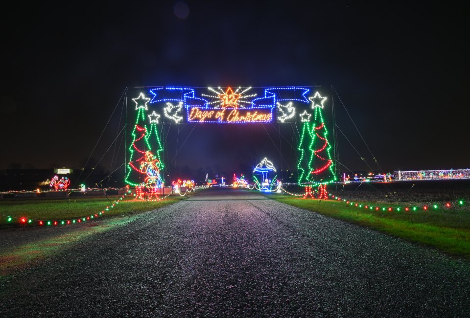 The Magic of Lights drive-thru spectacular returns to Jones Beach this holiday season. Photo courtesy of Magic of Lights