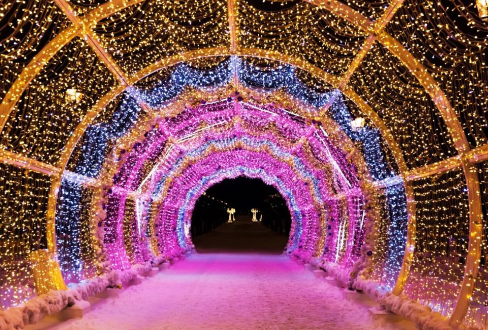 Families walk through Margaritaville at Lake Lanier's spectacular light show with festive seasonal music.  Photo courtesy of Margaritaville