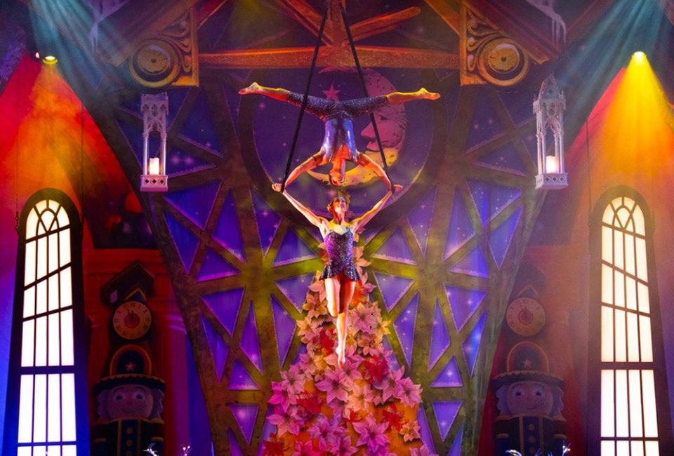 Prepare to be mesmerized when Cirque Dreams Holidaze visits The Kravis Center. Photo courtesy of the event