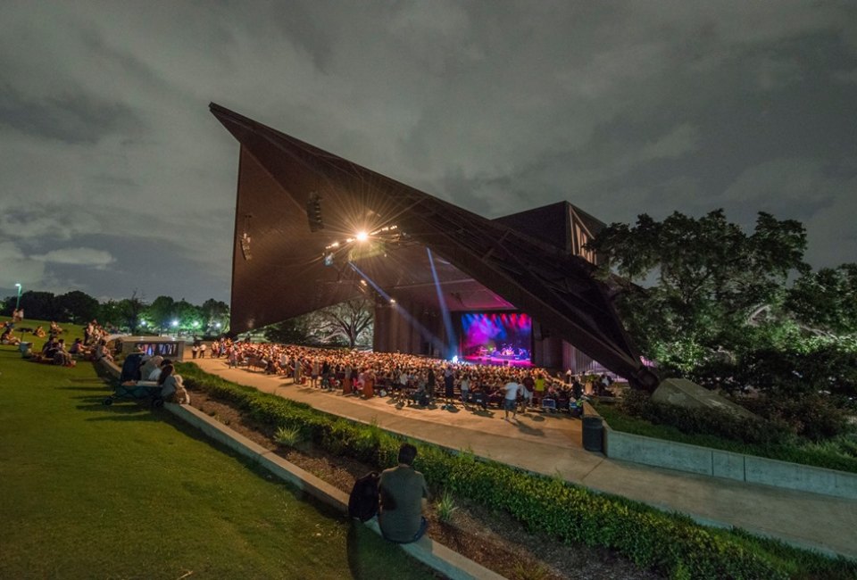 Head to Miller Outdoor Theatre for a free showing of Shakespeare's 