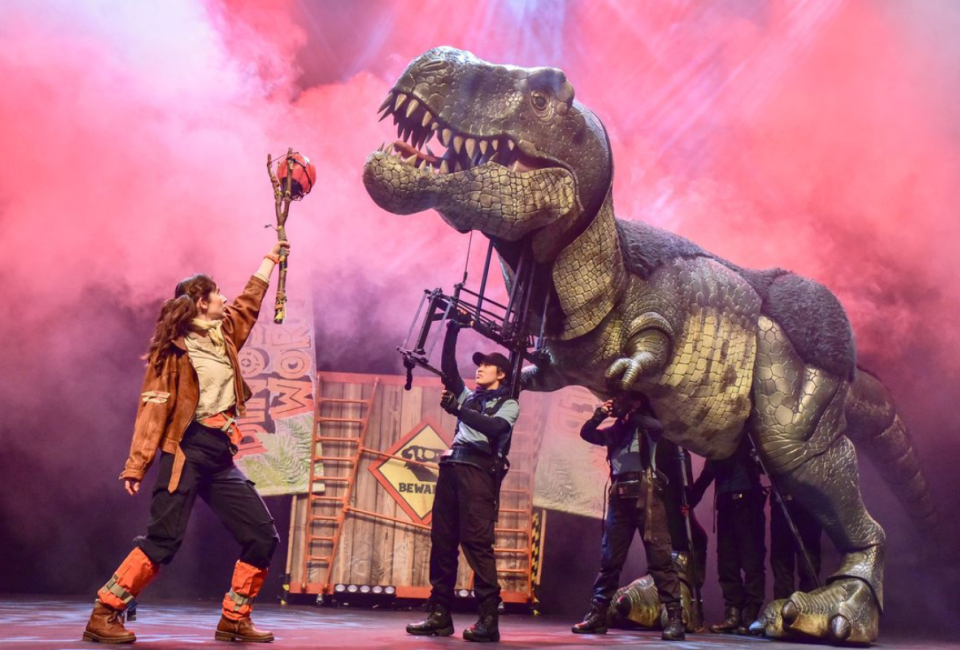 Dinosaur World Live