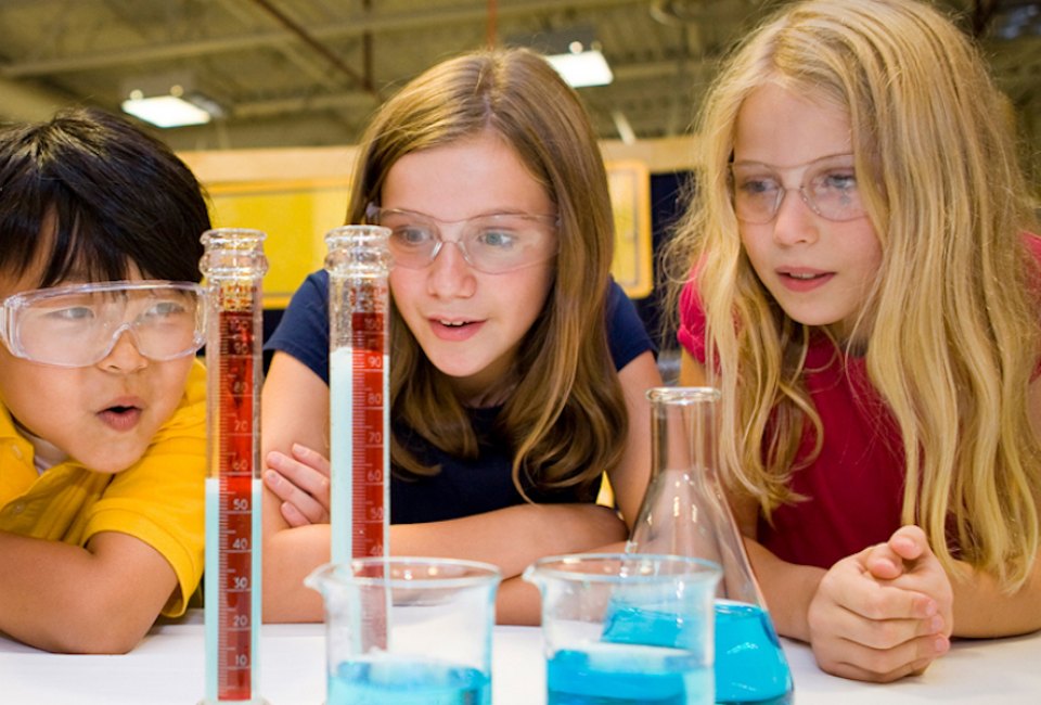 Kids become chemists at multiple museums during STEM week. Photo courtesy of the Museum of Science