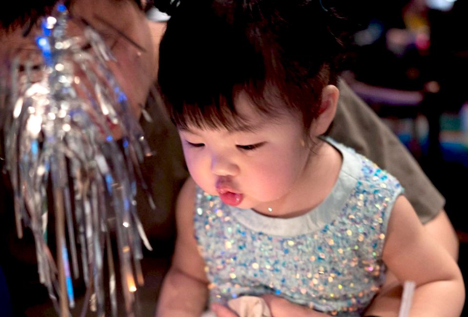 Little ones can blow out their candles at a pair of Rainforest Cafes in the Garden State. Photo courtesy of the venue