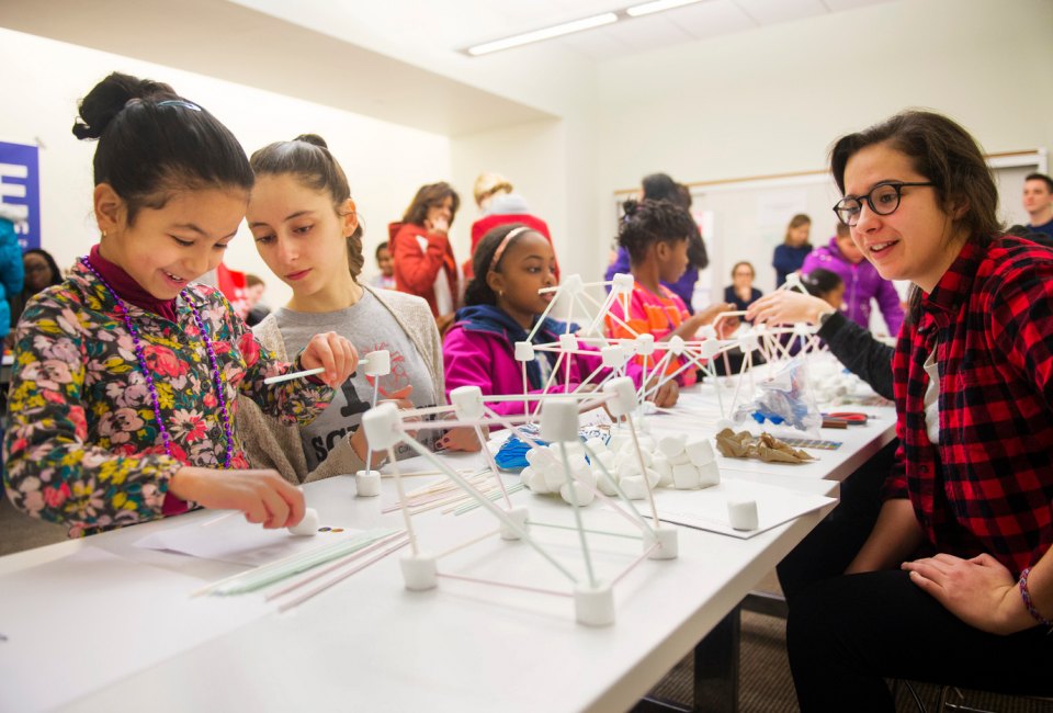 Let the Northeastern STEM Outreach Club show you the Science! Photo by Adam Glanzman/Northeastern University