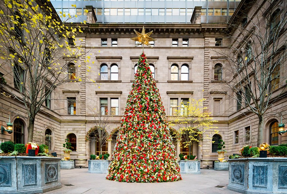 The magic of the holiday season at the Lotte New York Palace begins in its beautifully decorated courtyard.