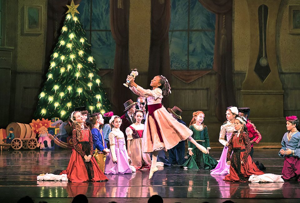 The Yorkville Nutcracker stars talented local dancers in an NYC-centric version of the classic tale. Photos by Rosalie O'Connor