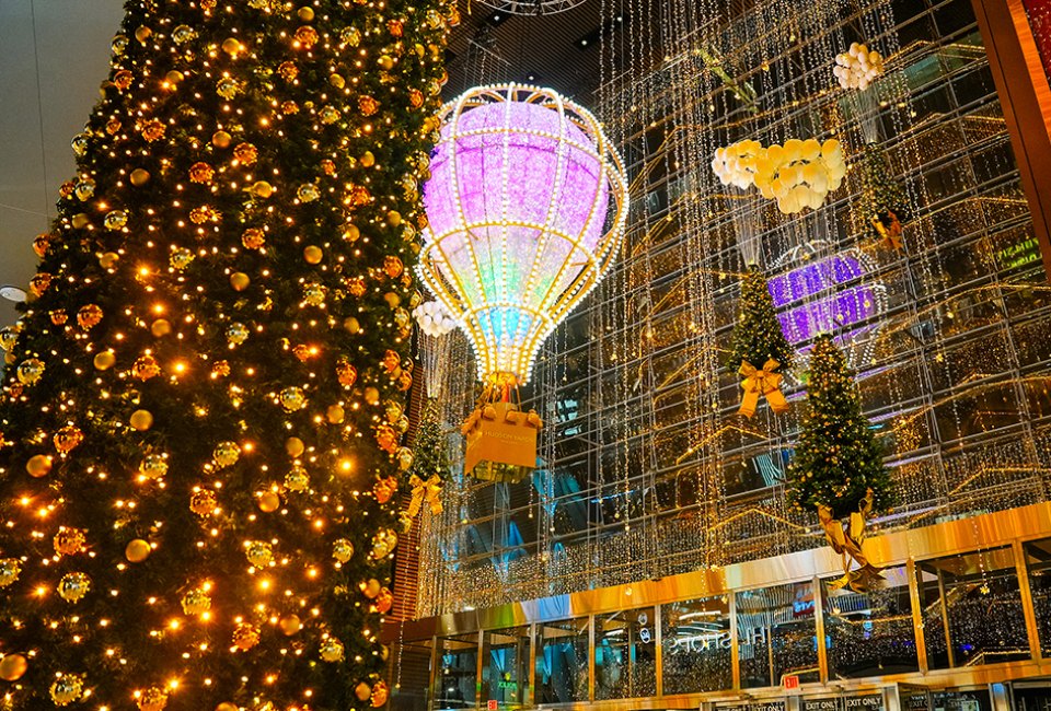 One of the most spectacular holiday displays in NYC, Shine Bright features over 2 million holiday lights illuminating the entire neighborhood. Photo courtesy of Hudson Yards