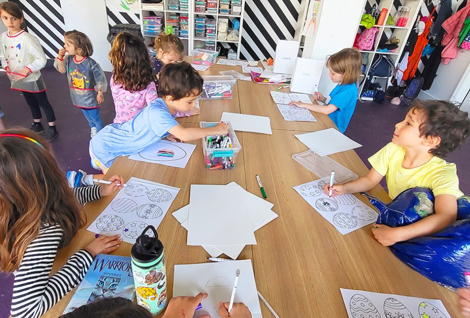 One of the best parts of Playday’s amazing art classes is the flexibility it offers families. 