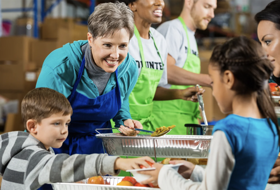 Volunteer to help feed families in New York this Thanksgiving. 