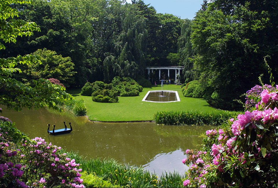 Nature's colors come alive at Old Westbury Gardens.