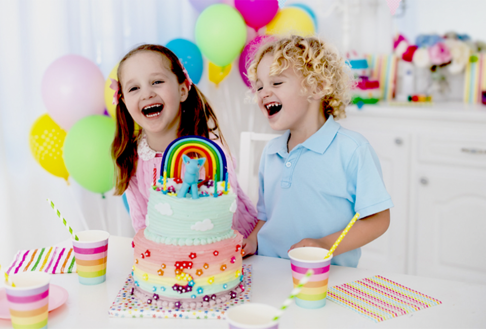 Celebrate your child's birthday with a dream birthday cake in Orlando! 