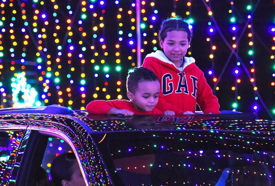 Best Holiday Lights DriveThrus and Christmas Light Shows in Orlando