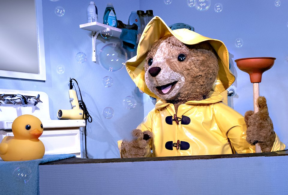 Paddington takes to the stage in the fun-filled Paddington Gets in a Jam. Photo by Richard Termine