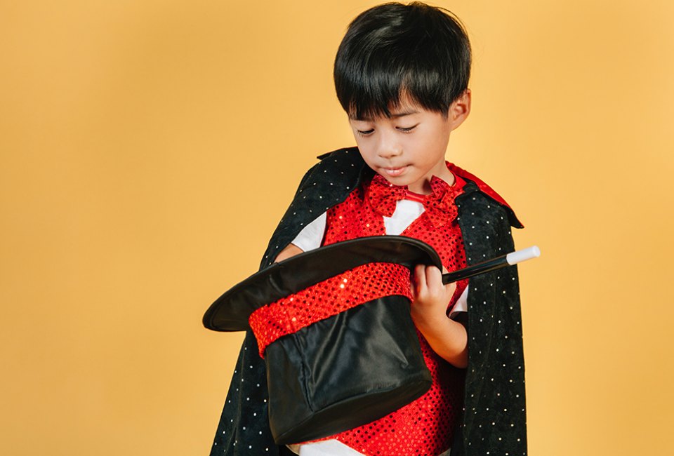 Abracadabra! These videos teach kids how to do magic at home! Photo by Amina Filkins/Pexels