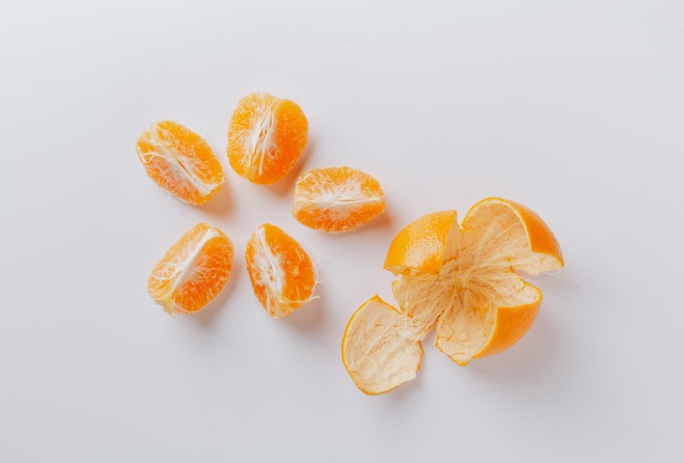 Oranges sections make a great portable and healthy snack. Photo by Karolina Grabowska via Pexels