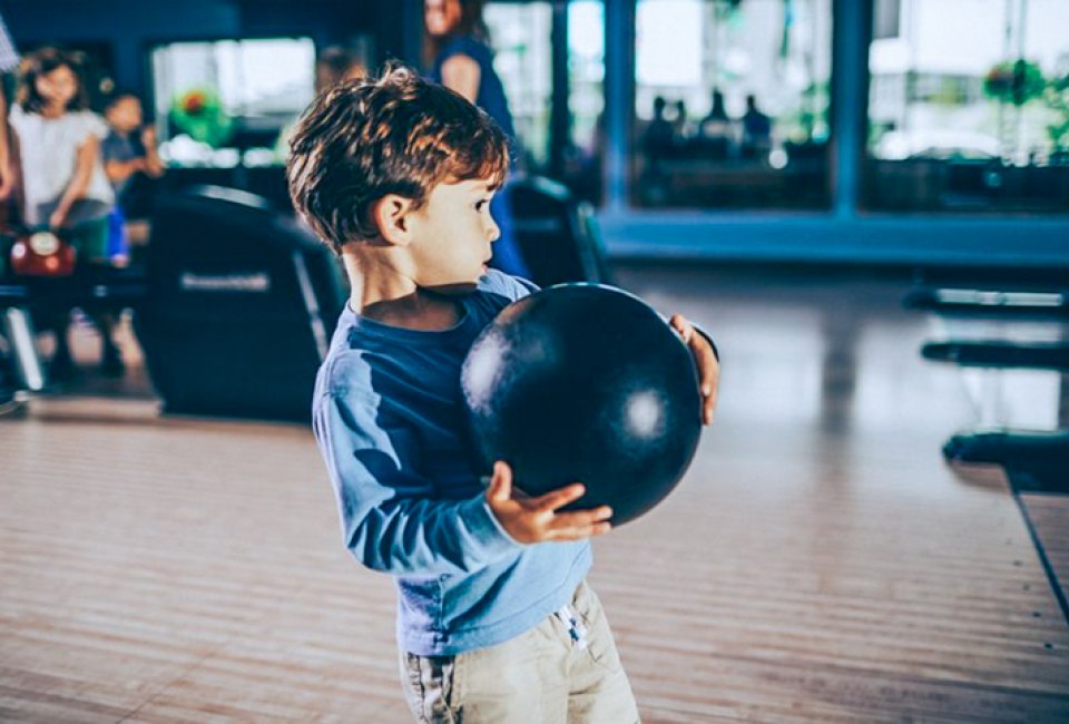 Pinstripes has several bowling alleys near Chicago. Photo courtesy of Pinstripes