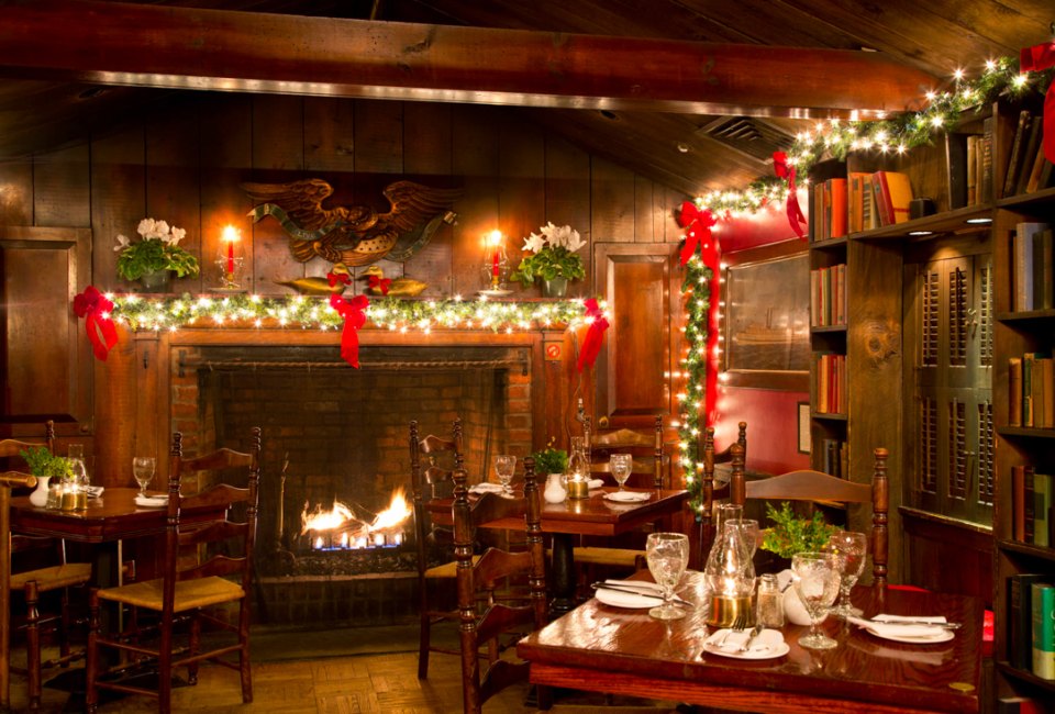 These restaurants open on Christmas in Connecticut are decked out for the holidays! Photo courtesy of the Griswold Inn