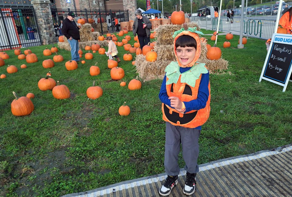 Pumpkin World Brings New Halloween Jack-o'-Lantern Trail