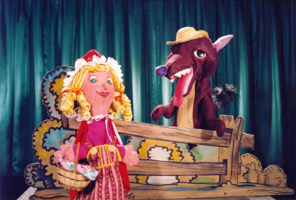 Little Red Riding Hood meets the wolf in Puppetworks' production of the classic tale.