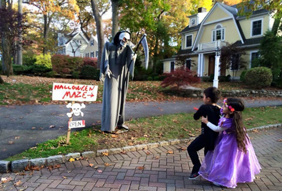 Trick or treat in New Jersey Ridgewood's Halloween Maze