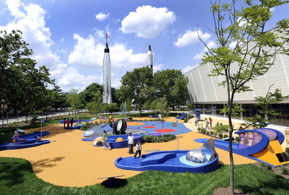 Image of the Rocket Park Mini Golf course at the New York Hall of Science.