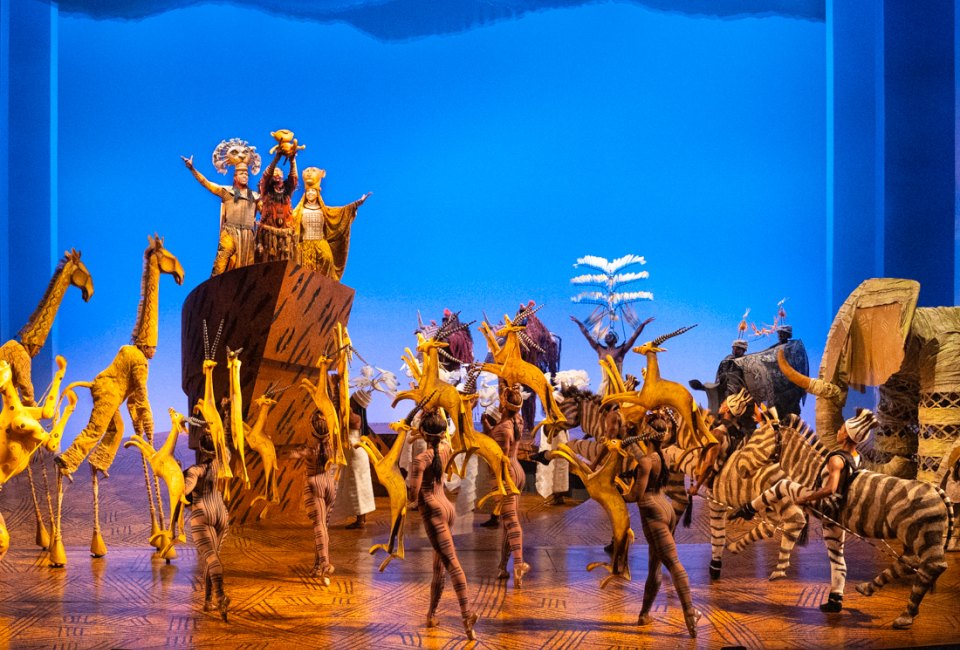 Seeing the Lion King will really top off a lovely Thanksgiving Day Weekend! Production photo by Matthew Murphy, courtesy of Disney.