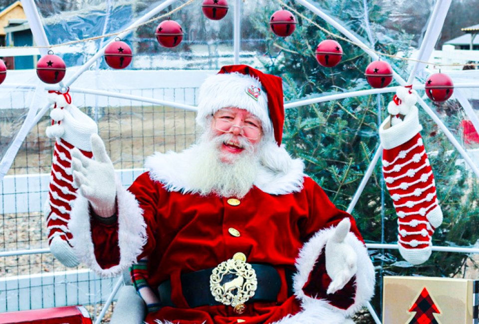 Santa Claus is coming to town for pictures with Connecticut kids! Photo courtesy of Roaring Acre Farm
