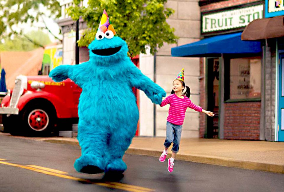 Book a birthday party at Sesame Place and celebrate with everyone’s favorite Sesame Street Friends!