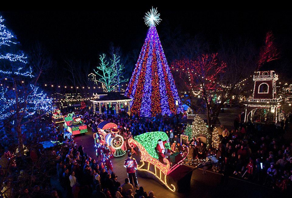 Christmas Towns and Santa's Villages: Branson, Missouri