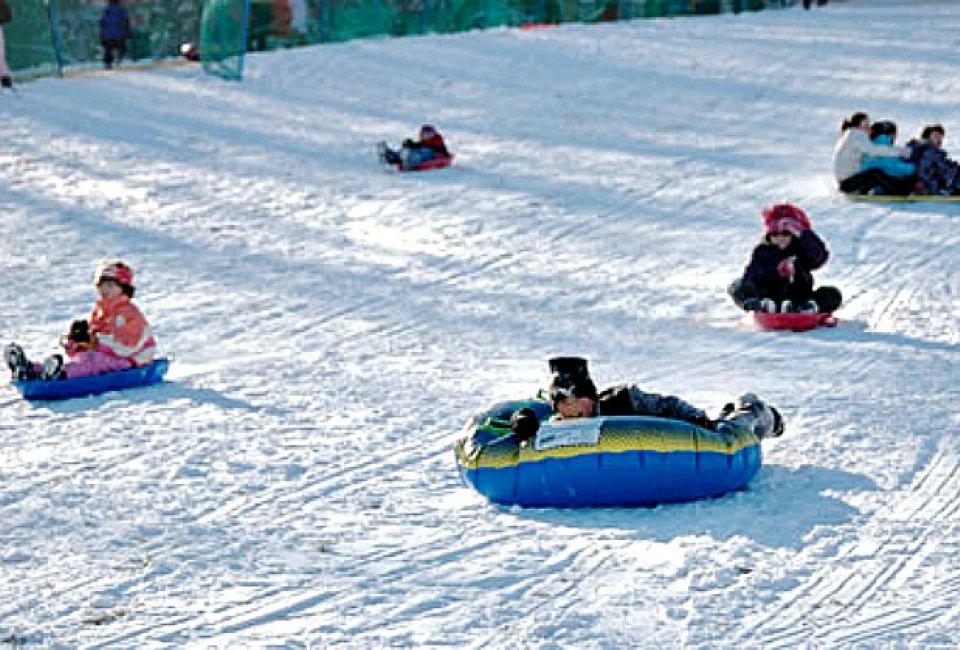 Snow Tubing at Holmdel Park