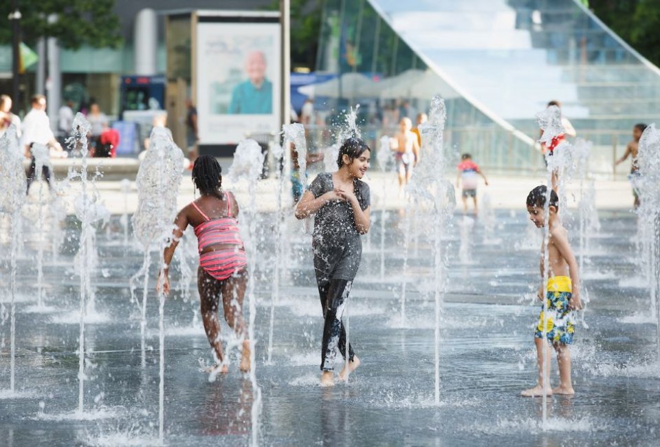 Kids can cool down at a Philly splash pad once again. Photo by Matt Stanley for Center City District