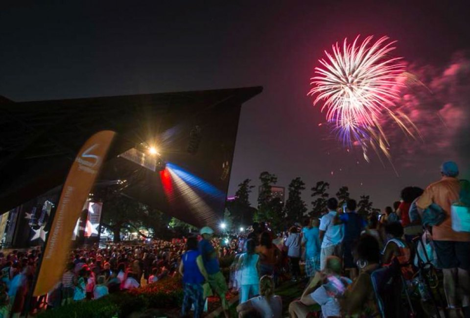 Star Spangled Salute Miller Outdoor Theatre has a fine fireworks display in Houston. Photo courtesy of the Houston Symphony