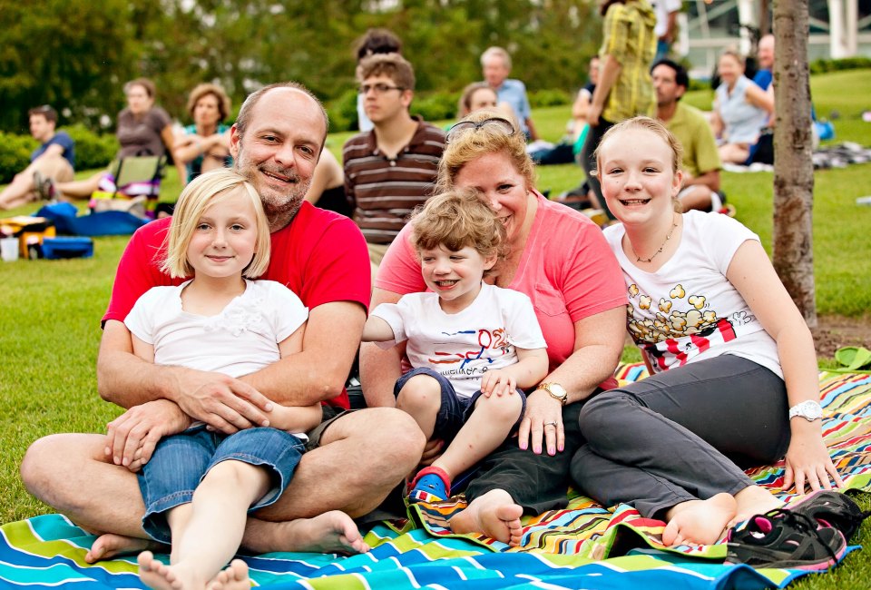 Families enjoy Sunday in the park at Discovery Green. Photo courtesy of Discovery Green.