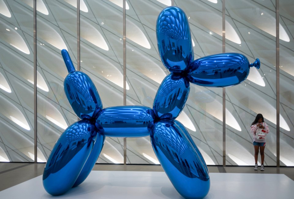 Jeff Koons at the Broad Museum. Photo by xiquinhosilva via Flickr CC BY-NC-ND 2.0