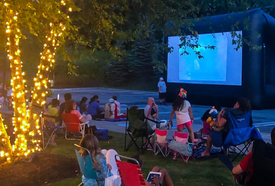 Connecticut has plenty of free outdoor movies for kids this summer, so get your popcorn ready! Free Friday Flicks photo courtesy of  The Promenade Shops in South Windsor