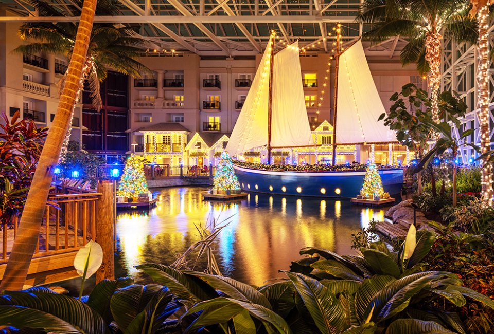 Experience Christmas with dazzling displays, tempting treats, holiday shows, and festive activities at Gaylord Palms in Orlando. Photo courtesy of Gaylord Palms