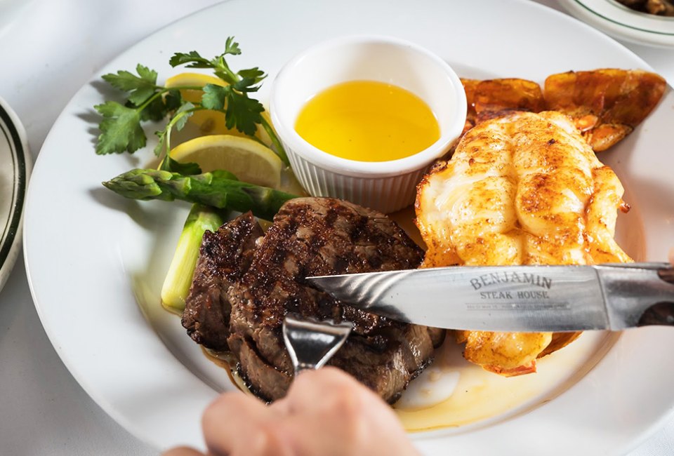 Benjamin Steakhouse Restaurants Open on Christmas in Westchester