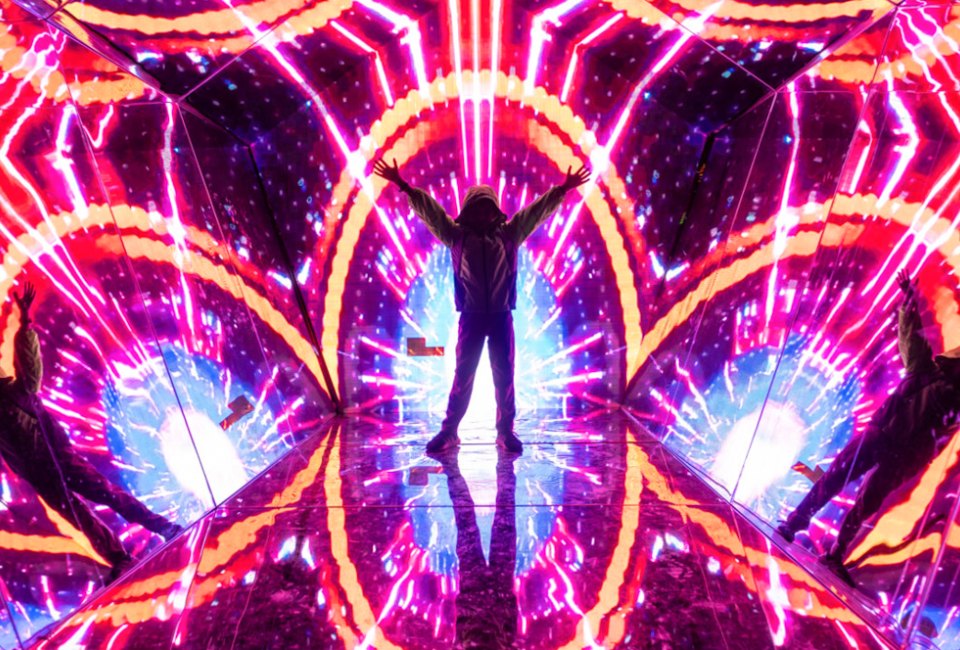 New Year's Eve Weekend 2022 in Los Angeles: Fireworks, Polar Plunge, and More Top Things To Do Spend New Year's Eve dancing in the Zoo Lights. Photo by Jamie Pham